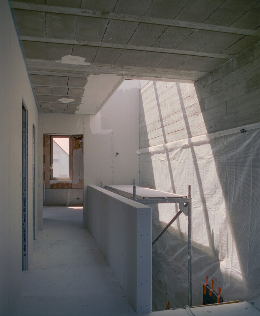 Photographie argentique d'une maison individuelle à Strasbourg, construit par l'architecte Marc Blaizeau. Reportage photographique © Guillaume Porche